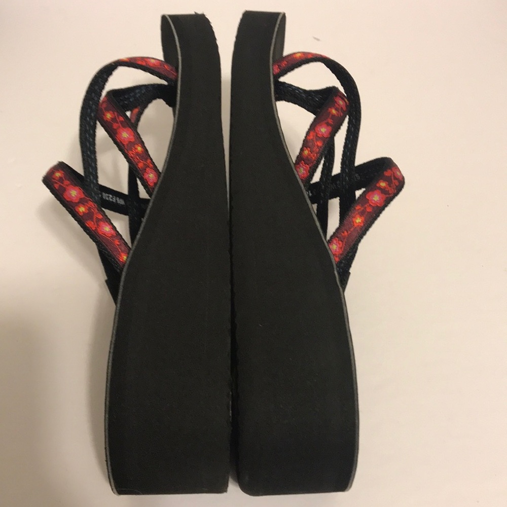 Teva - Picture 3 of 4
